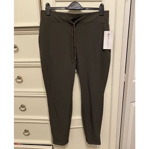 Athleta Midtown Ankle Pant (olive)